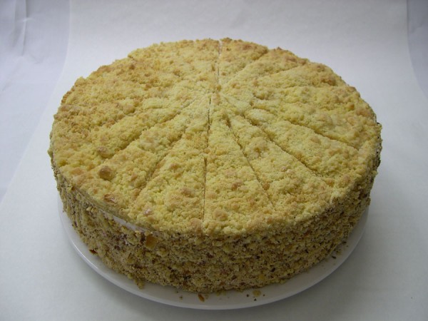 Flocken-Preiselbeer-Sahnetorte